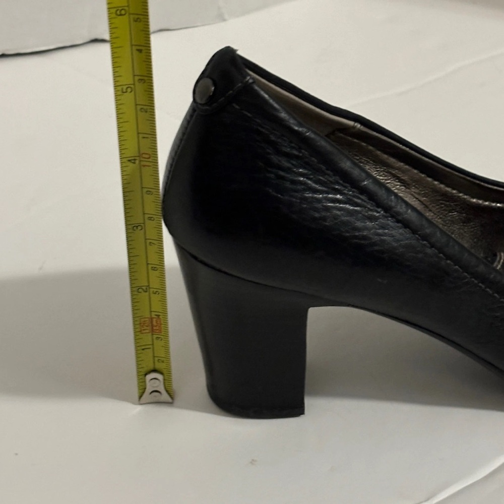 Sofft Black Buckle Round Toe Chunky Heel Pumps Heels Size 8